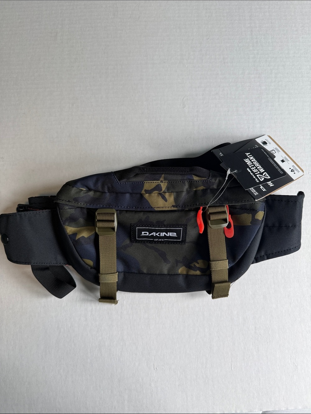 NWT Dakine Hot Laps 1L Camo Belt Bag Hip Pack - Picture 3 of 8